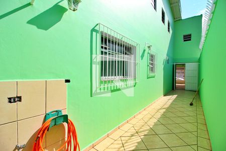Casa para alugar com 173m², 3 quartos e 2 vagasCorredor