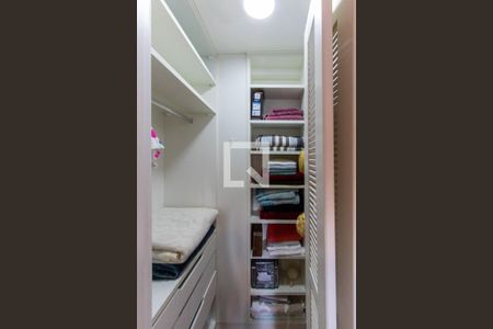 Apartamento para alugar com 74m², 2 quartos e 2 vagas Apartamento para alugar com 74m², 2 quartos e 2 vagasCloset do Quarto 2