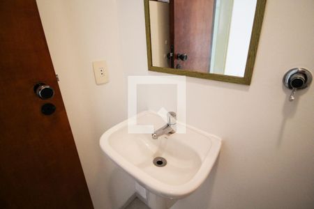 Lavabo de apartamento para alugar com 2 quartos, 70m² em Vila Uberabinha, São Paulo