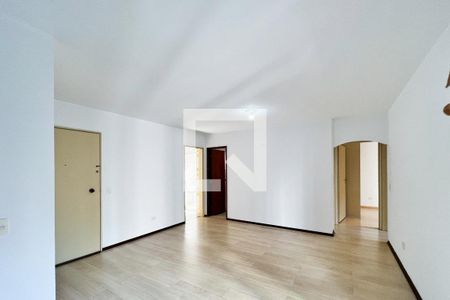 Sala de Apartamento com 2 quartos, 70m² Moema