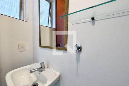 Lavabo de apartamento para alugar com 2 quartos, 70m² em Vila Uberabinha, São Paulo
