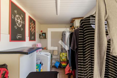 Casa à venda com 300m², 2 quartos e 2 vagas Casa à venda com 300m², 2 quartos e 2 vagasÁrea de Serviço