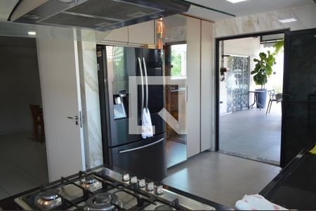 Apartamento à venda com 240m², 3 quartos e 2 vagas Apartamento à venda com 240m², 3 quartos e 2 vagasCozinha