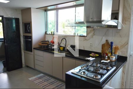 Apartamento à venda com 240m², 3 quartos e 2 vagas Apartamento à venda com 240m², 3 quartos e 2 vagasCozinha