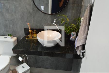 Apartamento à venda com 240m², 3 quartos e 2 vagas Apartamento à venda com 240m², 3 quartos e 2 vagasBanheiro