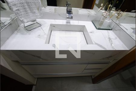 Apartamento à venda com 107m², 3 quartos e 2 vagasBanheiro