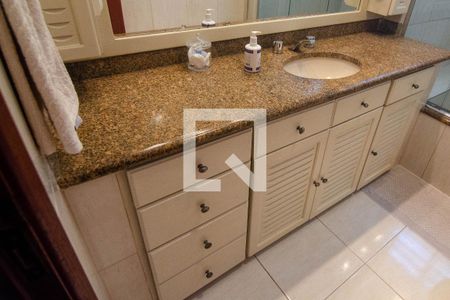 Apartamento à venda com 191m², 4 quartos e 1 vagaBanheiro Social