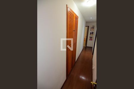 Apartamento à venda com 191m², 4 quartos e 1 vagaCorredor