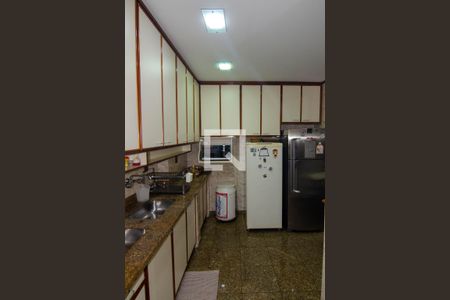 Apartamento à venda com 191m², 4 quartos e 1 vagaCozinha