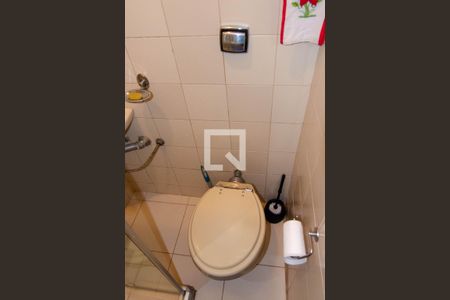 Apartamento à venda com 191m², 4 quartos e 1 vagaBanheiro de Serviço