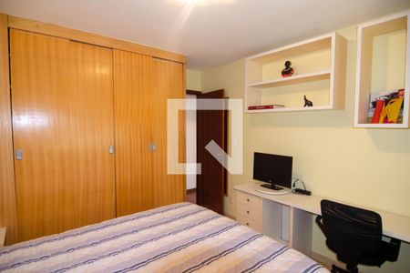 Apartamento à venda com 191m², 4 quartos e 1 vagaQuarto 2