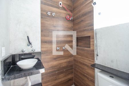 Casa à venda com 70m², 2 quartos e 1 vagaBanheiro da Suíte