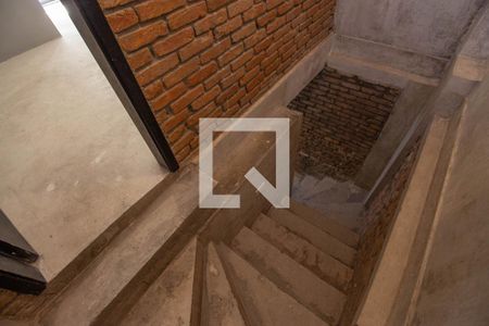 Casa à venda com 70m², 2 quartos e 1 vagaEscadas