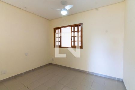 Quarto 2 de casa para alugar com 2 quartos, 80m² em Vila Marari, São Paulo