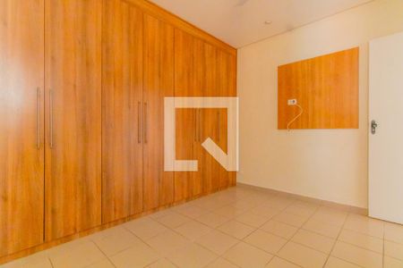 Quarto 1 de casa para alugar com 2 quartos, 80m² em Vila Marari, São Paulo