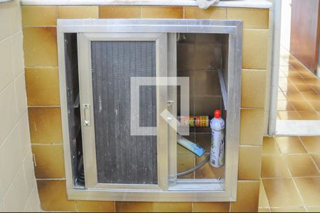 Casa à venda com 100m², 2 quartos e sem vagaBanheiro