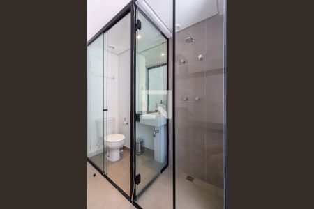 Banheiro de kitnet/studio à venda com 1 quarto, 11m² em Cidade Jardim, São Paulo