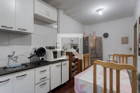 Casa à venda com 304m², 5 quartos e 5 vagas Casa à venda com 304m², 5 quartos e 5 vagasCozinha