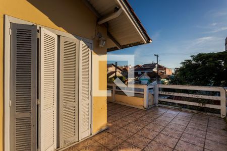 Casa à venda com 304m², 5 quartos e 5 vagas Casa à venda com 304m², 5 quartos e 5 vagasVaranda