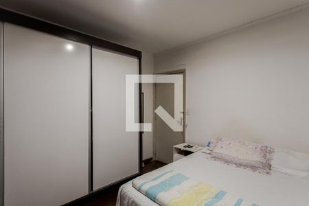 Casa à venda com 304m², 5 quartos e 5 vagas Casa à venda com 304m², 5 quartos e 5 vagasQuarto 2