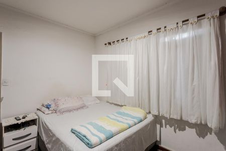 Casa à venda com 304m², 5 quartos e 5 vagas Casa à venda com 304m², 5 quartos e 5 vagasQuarto 2