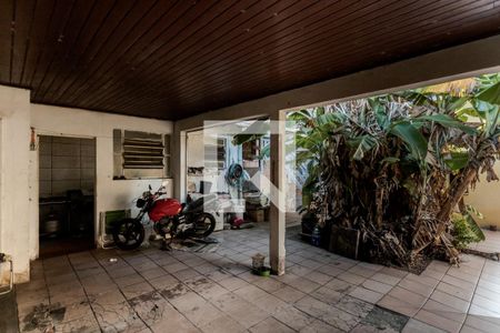 Casa à venda com 304m², 5 quartos e 5 vagas Casa à venda com 304m², 5 quartos e 5 vagasGaragem