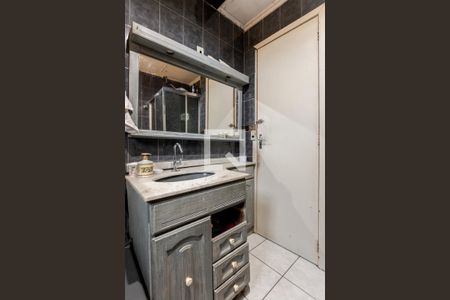 Casa à venda com 304m², 5 quartos e 5 vagas Casa à venda com 304m², 5 quartos e 5 vagasBanheiro