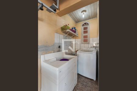 Casa à venda com 304m², 5 quartos e 5 vagas Casa à venda com 304m², 5 quartos e 5 vagasÁrea de Serviço