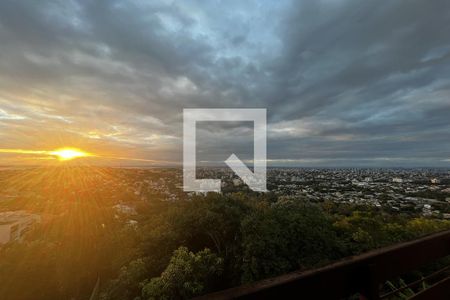 Casa à venda com 270m², 3 quartos e 2 vagasVistas