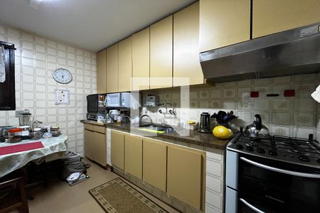 Casa à venda com 270m², 3 quartos e 2 vagasCozinha