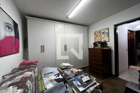 Casa à venda com 270m², 3 quartos e 2 vagasServiço