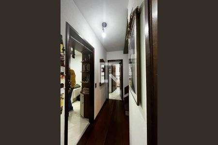 Casa à venda com 270m², 3 quartos e 2 vagasHall