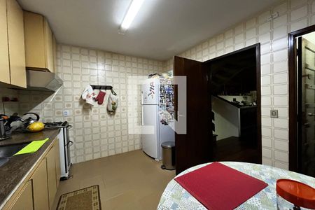 Casa à venda com 270m², 3 quartos e 2 vagasCozinha