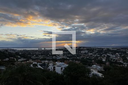 Casa à venda com 270m², 3 quartos e 2 vagasVistas