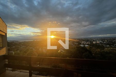 Casa à venda com 270m², 3 quartos e 2 vagasVistas