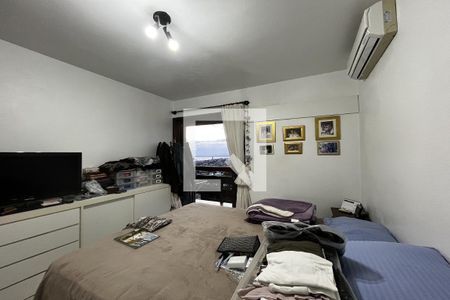 Casa à venda com 270m², 3 quartos e 2 vagasSuíte