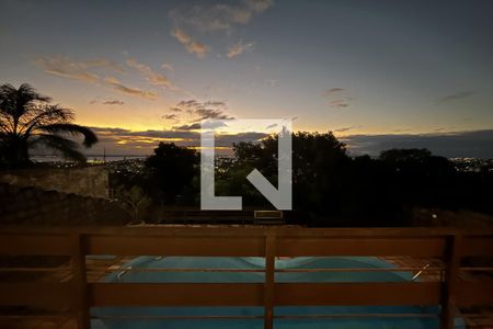 Casa à venda com 270m², 3 quartos e 2 vagasVistas