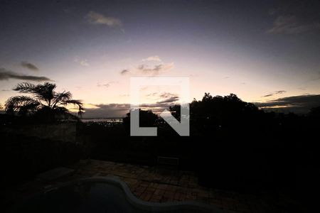 Casa à venda com 270m², 3 quartos e 2 vagasVistas