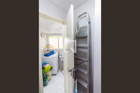Apartamento à venda com 110m², 3 quartos e 3 vagas Apartamento à venda com 110m², 3 quartos e 3 vagasBanheiro de Serviço