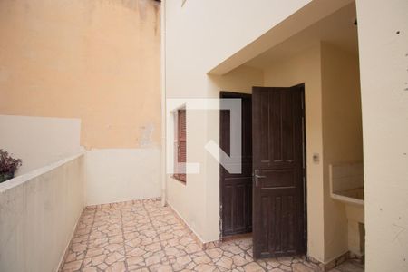 Casa para alugar com 200m², 2 quartos e 1 vagaQuintal é Área de Serviço