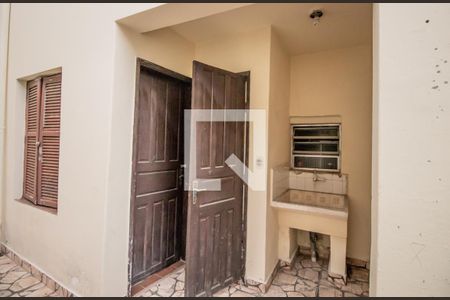 Casa para alugar com 200m², 2 quartos e 1 vagaQuintal é Área de Serviço