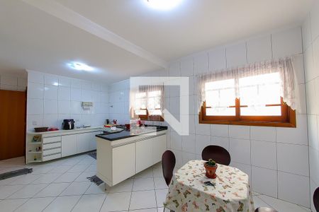 Casa à venda com 251m², 3 quartos e 3 vagasCozinha