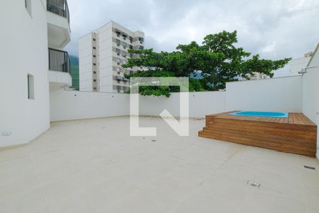 Apartamento à venda com 253m², 3 quartos e 2 vagas Apartamento à venda com 253m², 3 quartos e 2 vagasPiscina