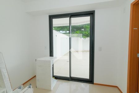 Apartamento à venda com 253m², 3 quartos e 2 vagas Apartamento à venda com 253m², 3 quartos e 2 vagasSuíte