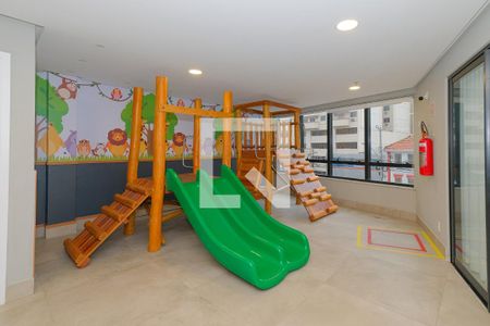 Apartamento à venda com 253m², 3 quartos e 2 vagas Apartamento à venda com 253m², 3 quartos e 2 vagasÁrea Comum - Playground