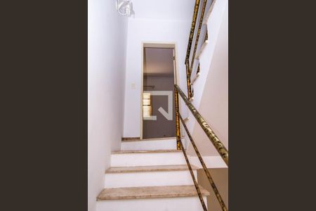 Escada de casa de condomínio à venda com 3 quartos, 138m² em Vila Euro, São Bernardo do Campo