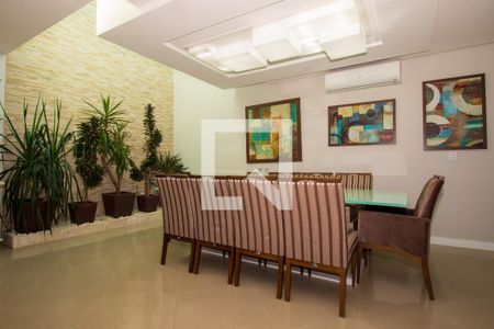 Sala de casa de condomínio à venda com 3 quartos, 250m² em Hípica, Porto Alegre