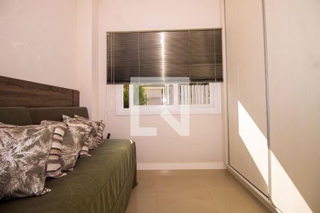 Casa de condomínio à venda com 250m², 3 quartos e 2 vagasQuarto de Serviço