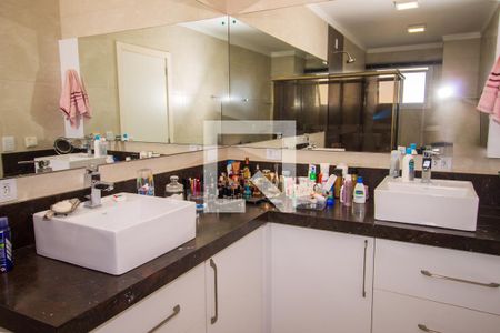 Casa de condomínio à venda com 250m², 3 quartos e 2 vagasBanheiro da Suíte 2