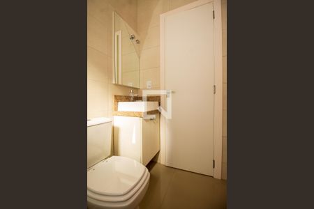 Casa de condomínio à venda com 250m², 3 quartos e 2 vagasBanheiro de Serviço